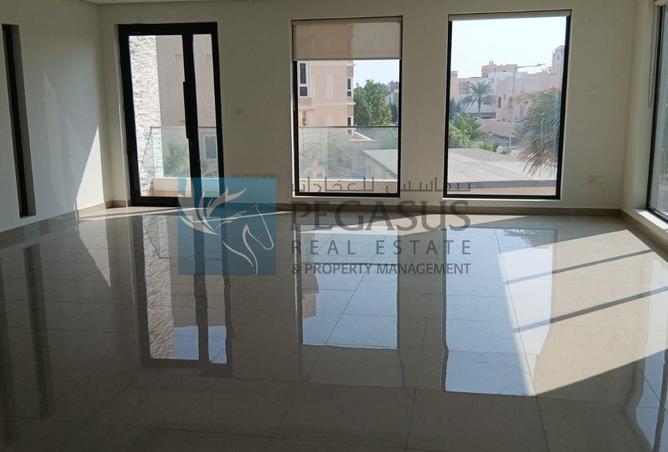 974323 - Property Image 2