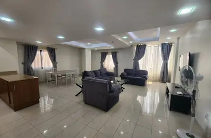 Apartment - 3 Bedrooms - 3 Bathrooms for rent in Segaya - Manama - Capital Governorate