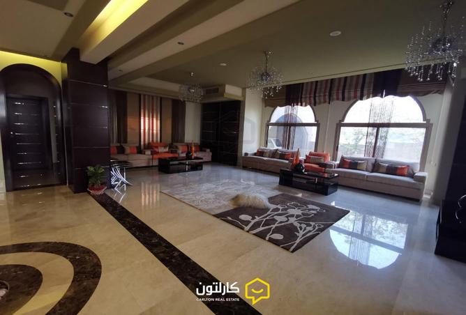 832060 - Property Image 2