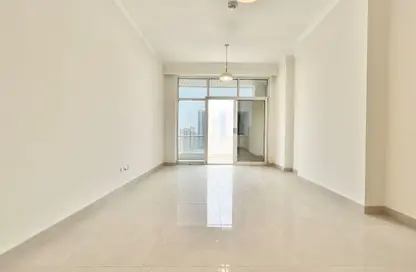 Apartment - 1 Bedroom - 2 Bathrooms for sale in Sanabis - Manama - Capital Governorate Apartment - 1 Bedroom - 2 Bathrooms for sale in Sanabis - Manama - Capital Governorate