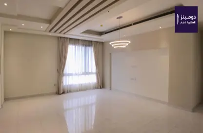 Empty Room image for: Apartment - 3 Bedrooms - 3 Bathrooms for rent in Saar - Northern Governorate, Image 1