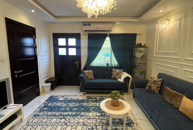 986188 - Property Image 2