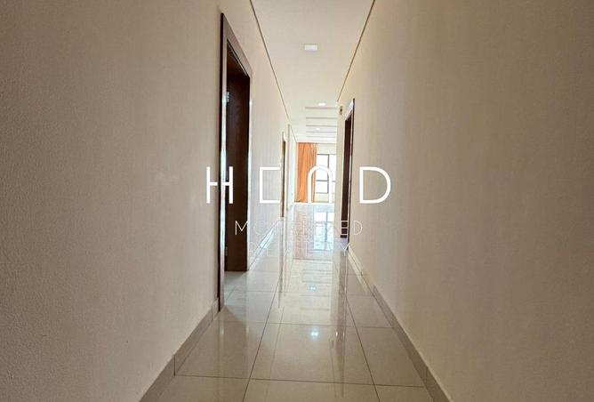 978911 - Property Image 2