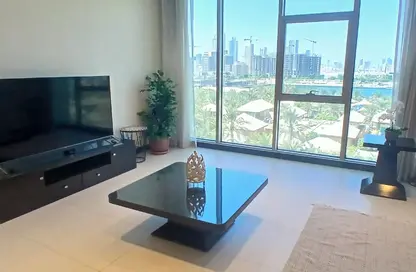 Apartment - 2 Bedrooms - 3 Bathrooms for rent in Reef Island - Capital Governorate