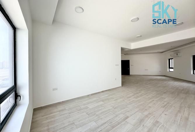 957759 - Property Image 2