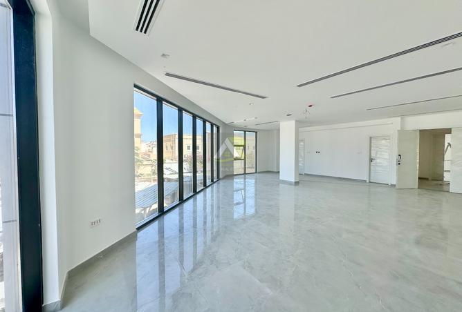 Office Space - Studio - 2 Bathrooms for rent in Segaya - Manama - Capital Governorate