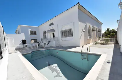 Pool image for: Villa - Studio - 4 Bathrooms for rent in Tubli - Central Governorate, Image 1