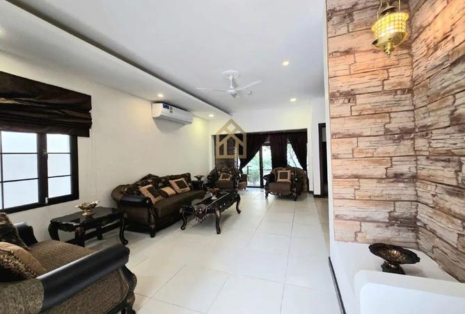 976970 - Property Main Image