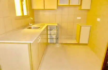 صورة لـ مطبخ شقة - 2 غرف نوم - 2 حمامات للايجار في الزنج - المنامة - محافظة العاصمة ، صورة رقم 1
