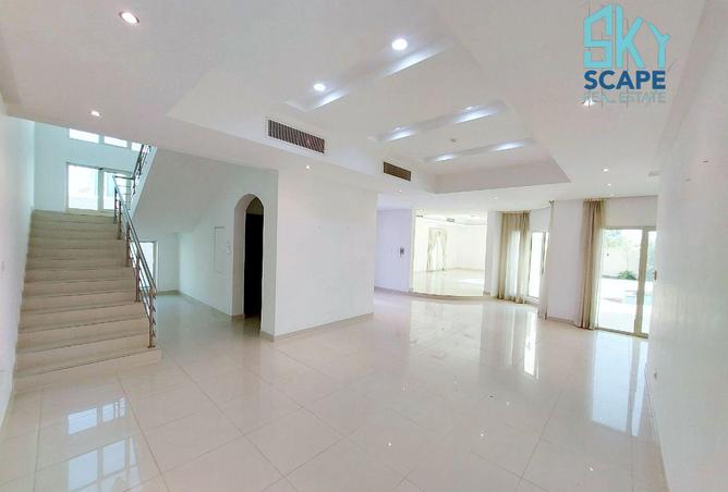 988259 - Property Image 2