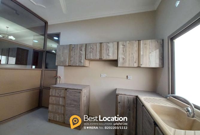 921390 - Property Image 2