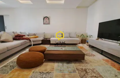 فيلا - 8 غرف نوم - 8 حمامات للبيع في سند - المحافظة الوسطى