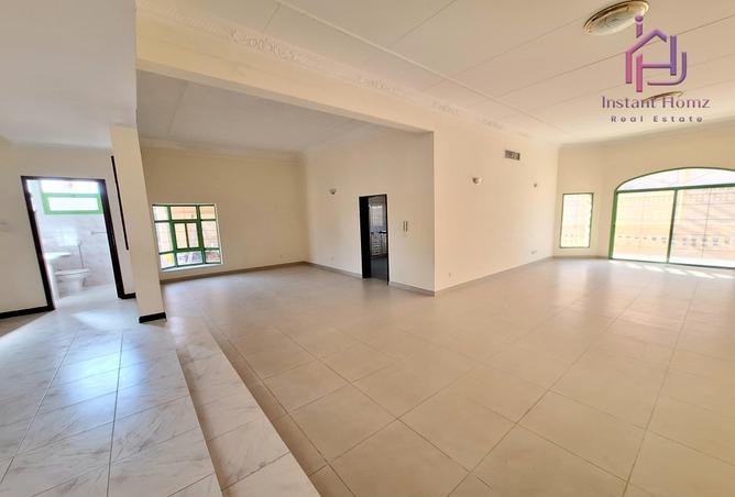 971921 - Property Image 2