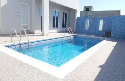 Apartment - 2 Bedrooms - 2 Bathrooms for rent in Hidd - Muharraq Governorate