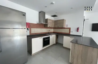 Apartment - 2 Bedrooms - 2 Bathrooms for rent in Sanabis - Manama - Capital Governorate