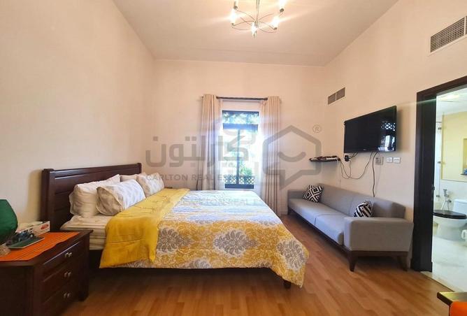 837737 - Property Image 2