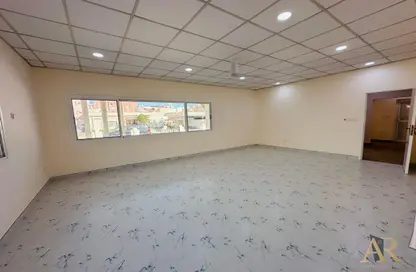 صورة لـ غرفة فارغة فيلا - 4 غرف نوم - 3 حمامات للايجار في السلمانية - المنامة - محافظة العاصمة ، صورة رقم 1