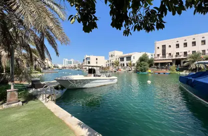 فيلا - 2 غرف نوم - 3 حمامات للبيع في مدينة المرسى - أمواج - المحرق