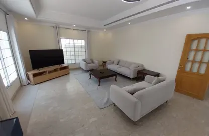 Villa - 4 Bedrooms - 3 Bathrooms for rent in Al Juffair - Capital Governorate