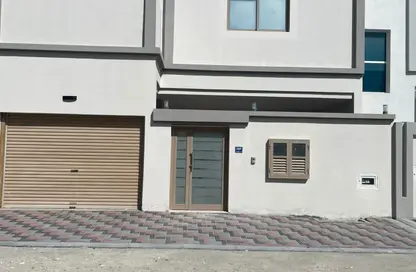 Villa - 3 Bedrooms - 5 Bathrooms for sale in Al Maqsha - Northern Governorate