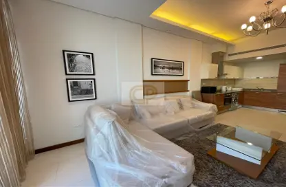 صورة لـ غرفة المعيشة شقة - 2 غرف نوم - 2 حمامات للايجار في الزنج - المنامة - محافظة العاصمة ، صورة رقم 1