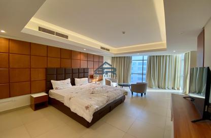Duplex - 3 Bedrooms - 4 Bathrooms for rent in Busaiteen - Muharraq Governorate