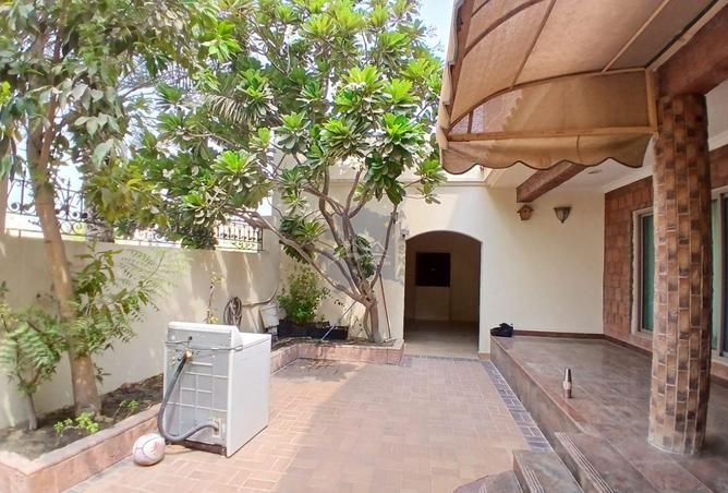 953232 - Property Image 2