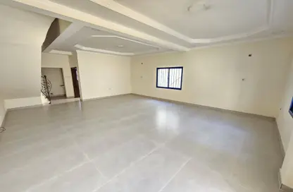 Villa - 3 Bedrooms - 3 Bathrooms for rent in Arad - Muharraq Governorate