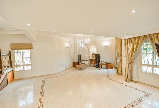 977916 - Property Image 3