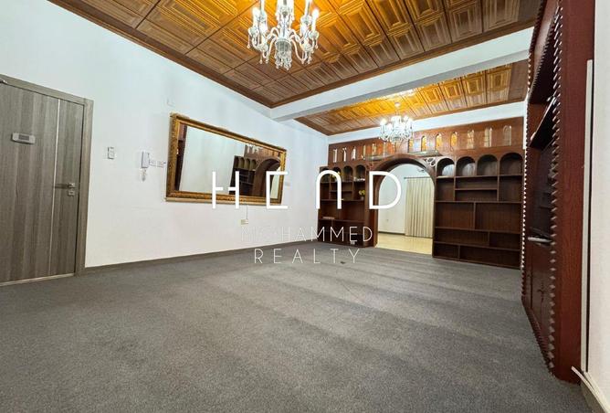 985250 - Property Image 2