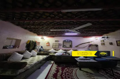 صورة لـ غرفة المعيشة فيلا - 5 غرف نوم - 5 حمامات للبيع في مدينة عيسى - المحافظة الوسطى ، صورة رقم 1