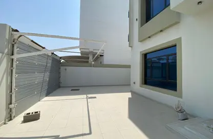 شقة - 6 غرف نوم - 5 حمامات للايجار في دمستان - المحافظة الشمالية