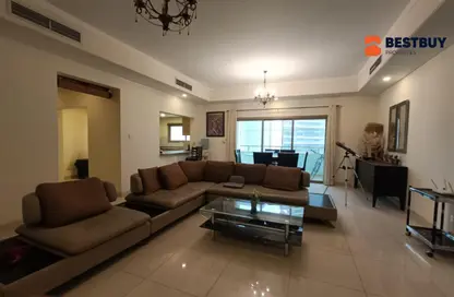 Apartment - 2 Bedrooms - 3 Bathrooms for rent in Al Juffair - Capital Governorate