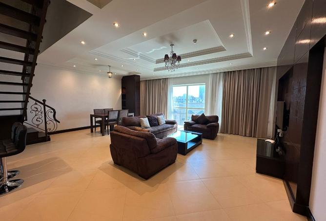 989658 - Property Image 2