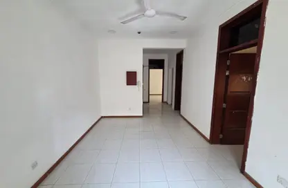 Apartment - 2 Bedrooms - 2 Bathrooms for rent in Salmaniya - Manama - Capital Governorate