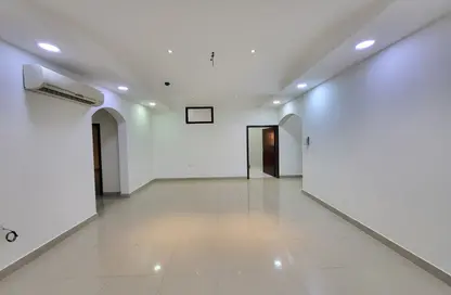 شقة - 3 غرف نوم - 3 حمامات للايجار في عراد - المحرق