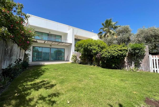 985053 - Property Image 2