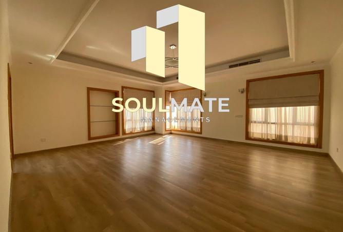 978996 - Property Image 2