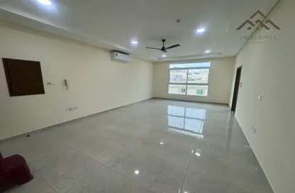 Empty Room image for: Apartment - 2 Bedrooms - 3 Bathrooms for rent in Tubli - Central Governorate, Image 1