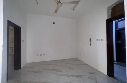 Apartment - 2 Bedrooms - 2 Bathrooms for rent in Gudaibiya - Manama - Capital Governorate