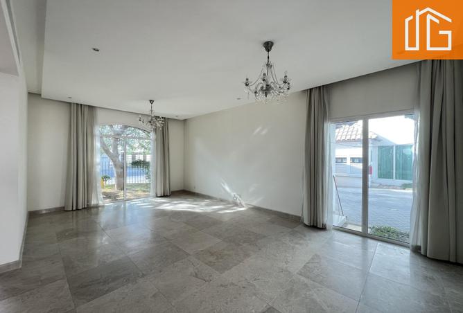 974341 - Property Image 2