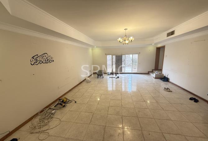 981795 - Property Image 2