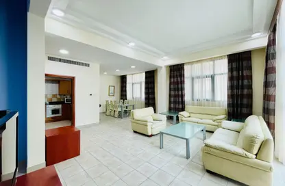 Apartment - 2 Bedrooms - 3 Bathrooms for rent in Al Juffair - Capital Governorate