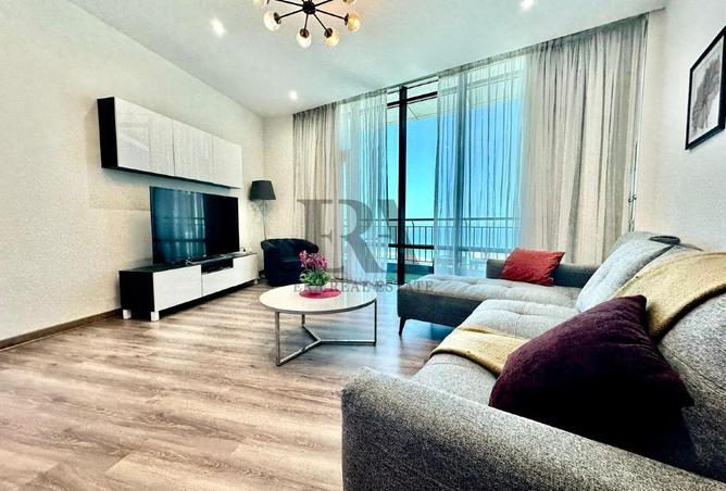 987225 - Property Image 2