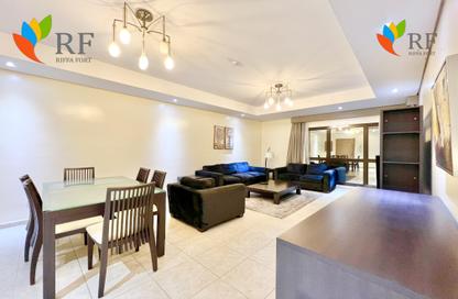 Apartment - 2 Bedrooms - 2 Bathrooms for rent in Sanabis - Manama - Capital Governorate