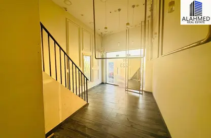 Shop - Studio - 1 Bathroom for rent in Isa Town - Central Governorate