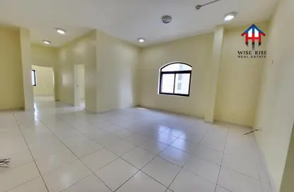Empty Room image for: Office Space - Studio - 1 Bathroom for rent in Janabiya - Northern Governorate, Image 1