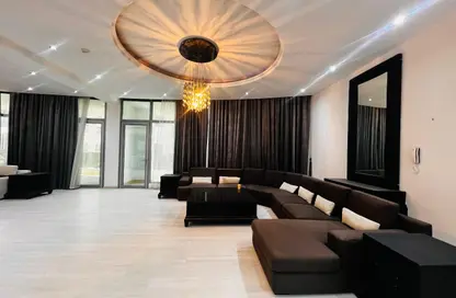 Penthouse - 3 Bedrooms - 4 Bathrooms for rent in Al Juffair - Capital Governorate