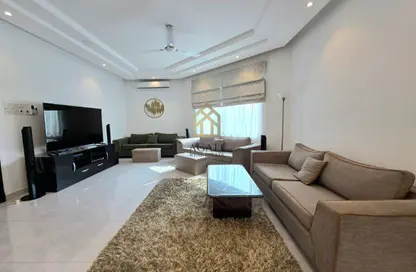 Villa - 3 Bedrooms - 3 Bathrooms for rent in Busaiteen - Muharraq Governorate