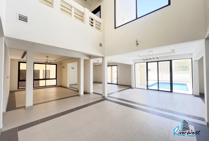 958278 - Property Image 2
